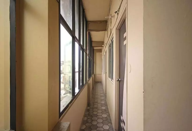 هتل North Star Residency