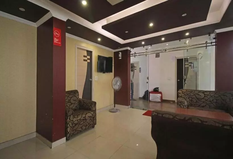هتل North Star Residency