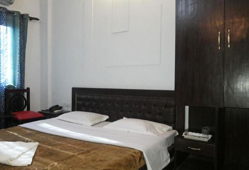 Отель Shubham Dehradun