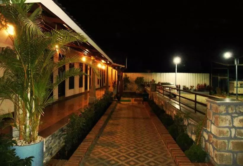 هتل Sri Arulmuthu Residency