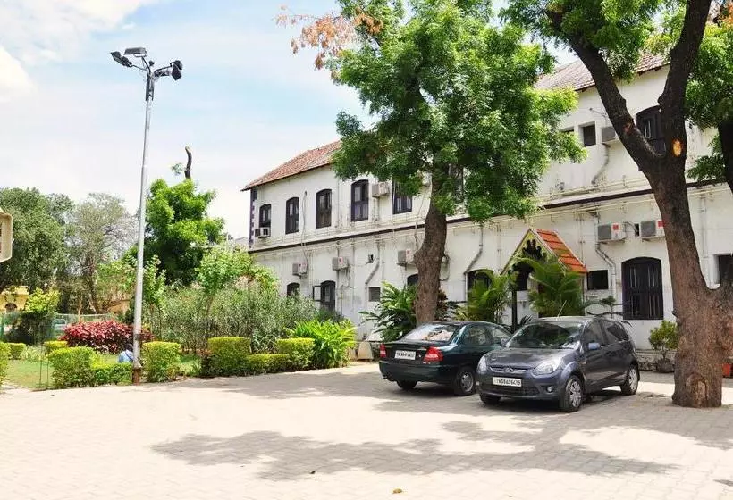 هتل Sri Arulmuthu Residency