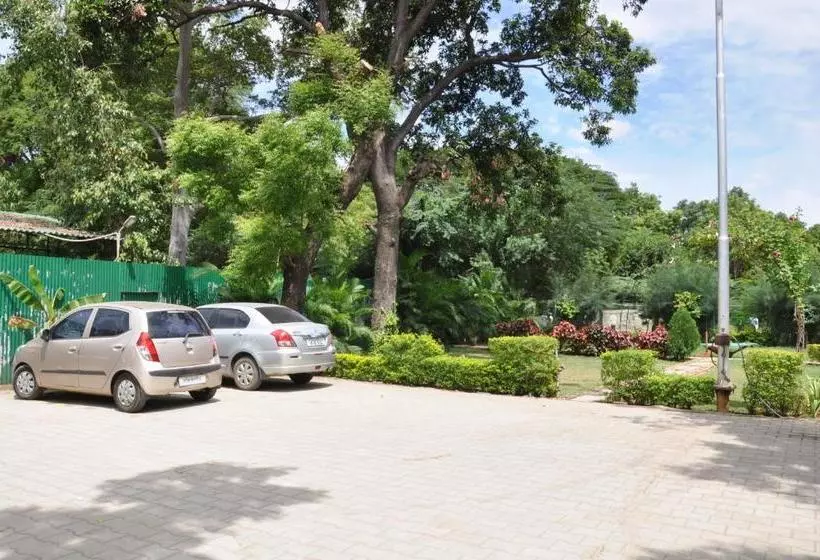 هتل Sri Arulmuthu Residency