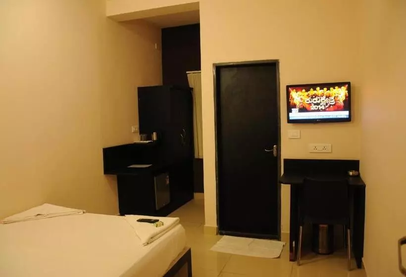 ホテル Sri Krishna Residency