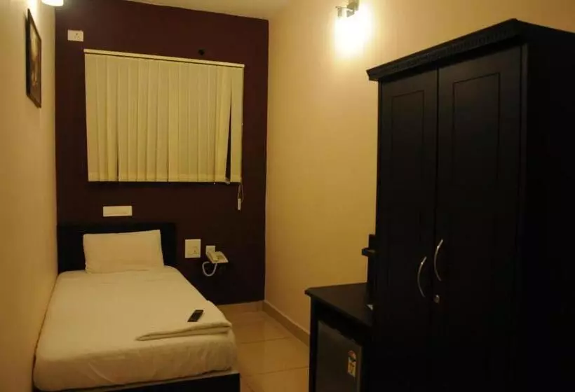 ホテル Sri Krishna Residency
