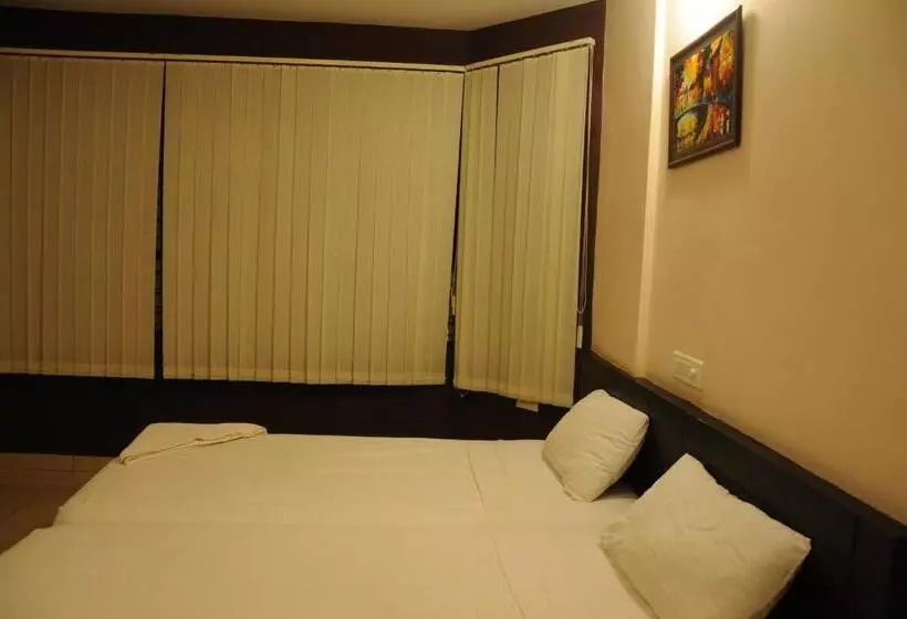 ホテル Sri Krishna Residency