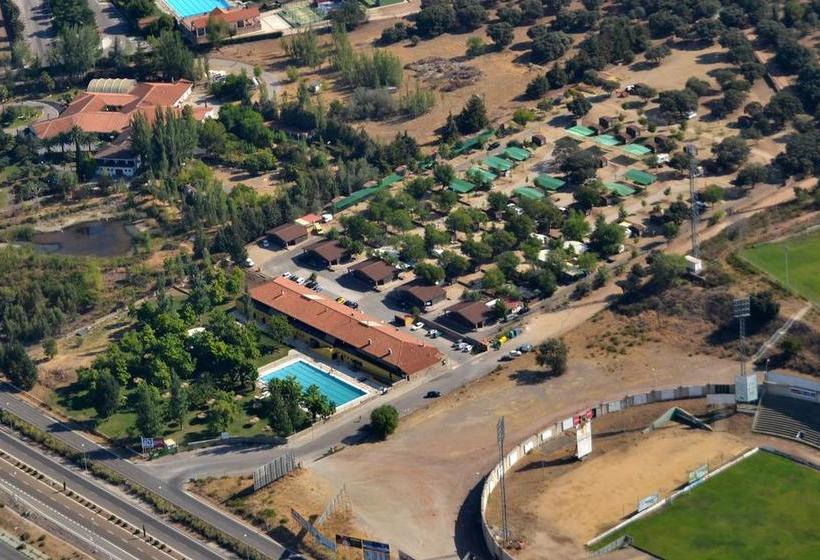 فندق على الطريق Hostal   Bungalows Camping Cáceres