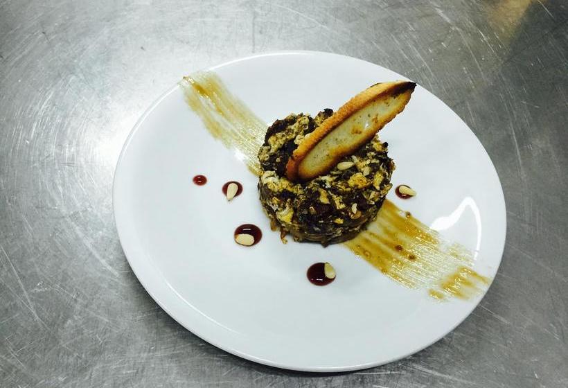 فندق على الطريق Hostal   Bungalows Camping Cáceres