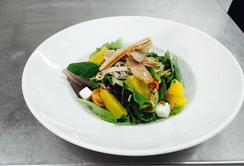 فندق على الطريق Hostal   Bungalows Camping Cáceres