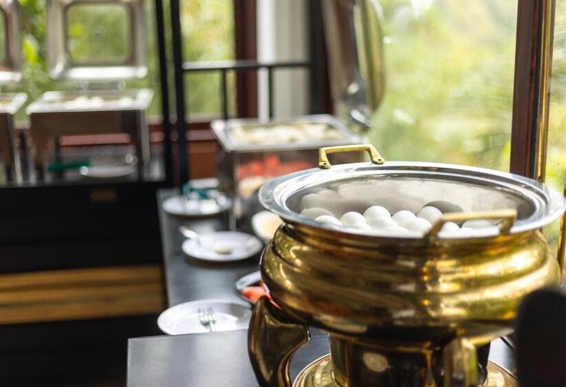 Nexstay Lakkidi Village Resort