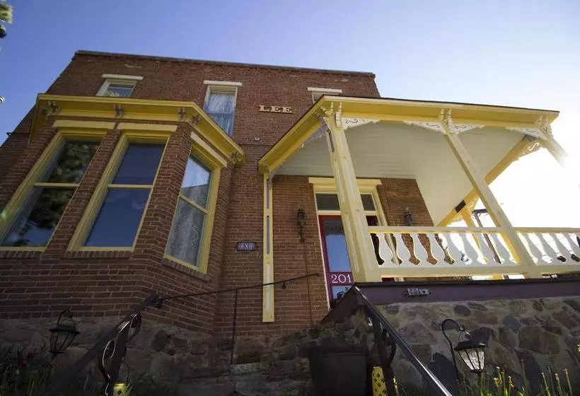 ベッドアンドブレックファースト Nicki Lee Mansion