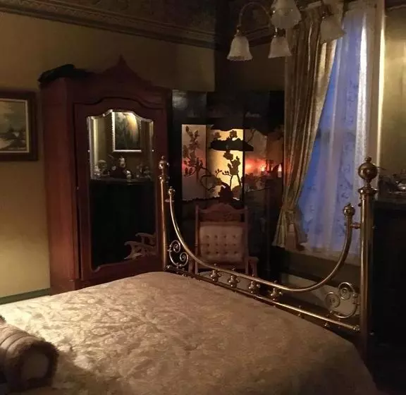 ベッドアンドブレックファースト Nicki Lee Mansion