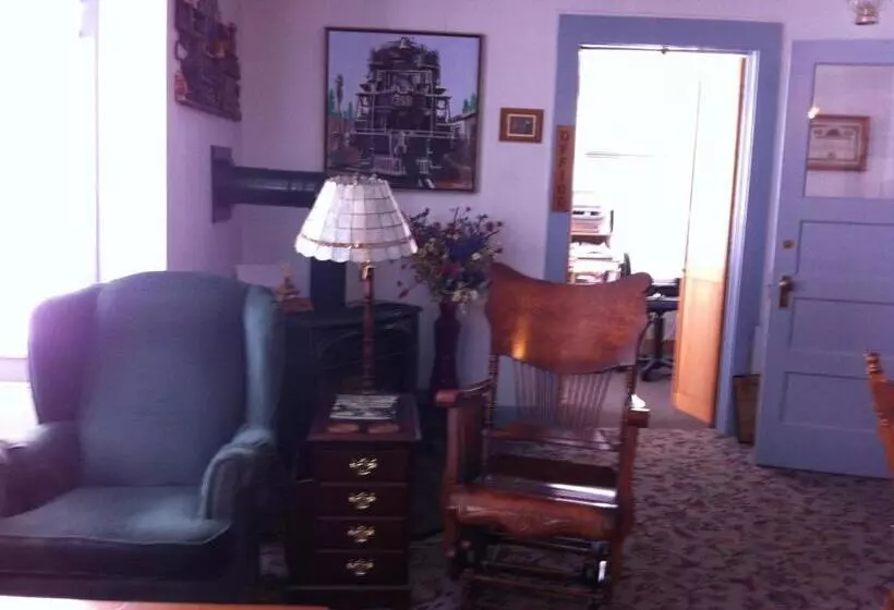 تختخواب و صبحانه Pullman House Inn