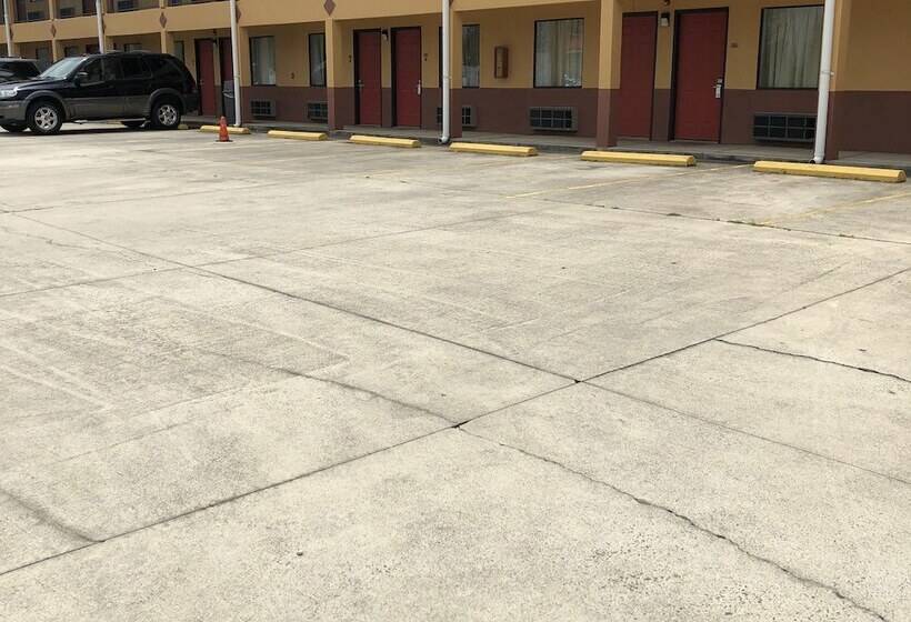 בית מלון כפרי Clairmont Inn