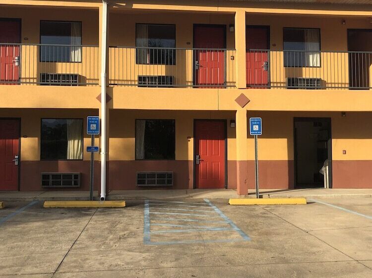 בית מלון כפרי Clairmont Inn