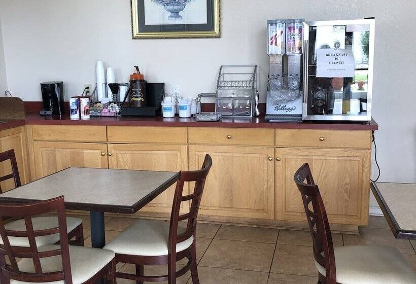 בית מלון כפרי Clairmont Inn