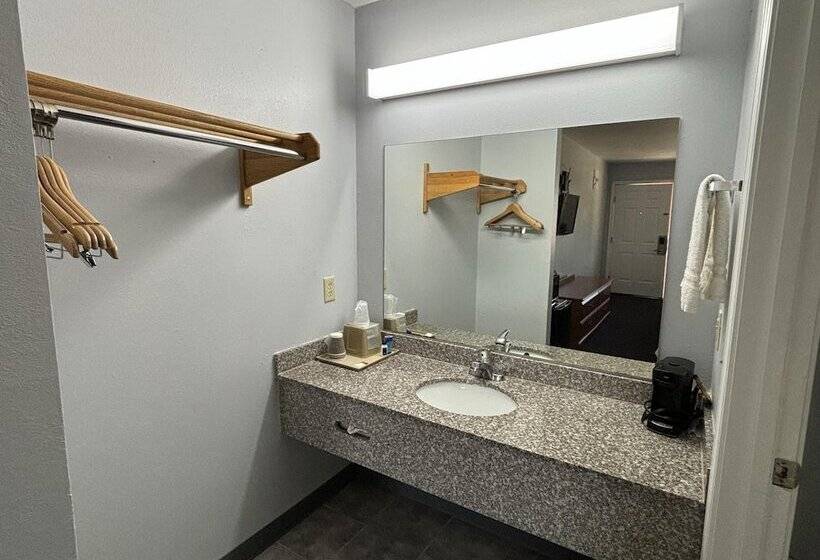 בית מלון כפרי Clairmont Inn