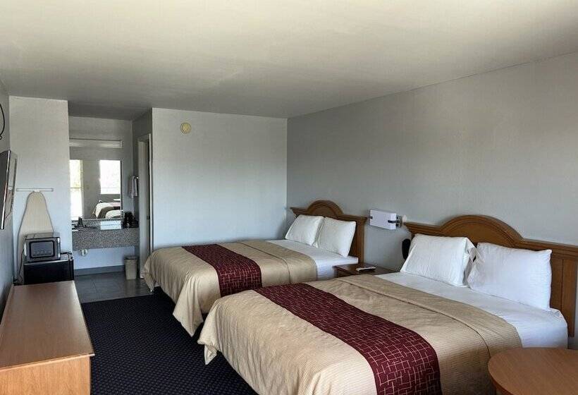 בית מלון כפרי Clairmont Inn