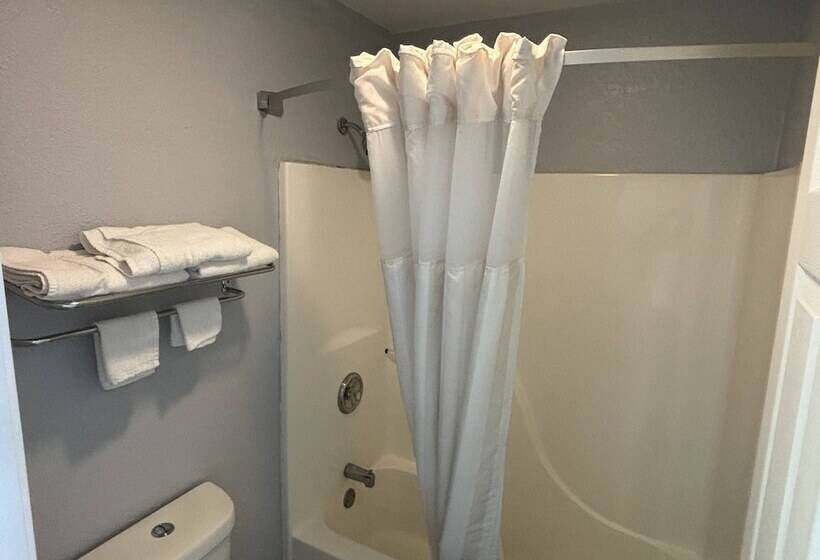 בית מלון כפרי Clairmont Inn