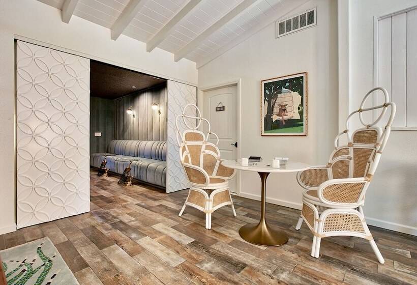 هتل Dive Palm Springs