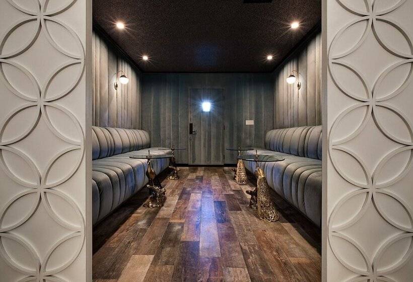 هتل Dive Palm Springs