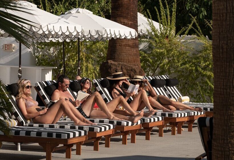 هتل Dive Palm Springs