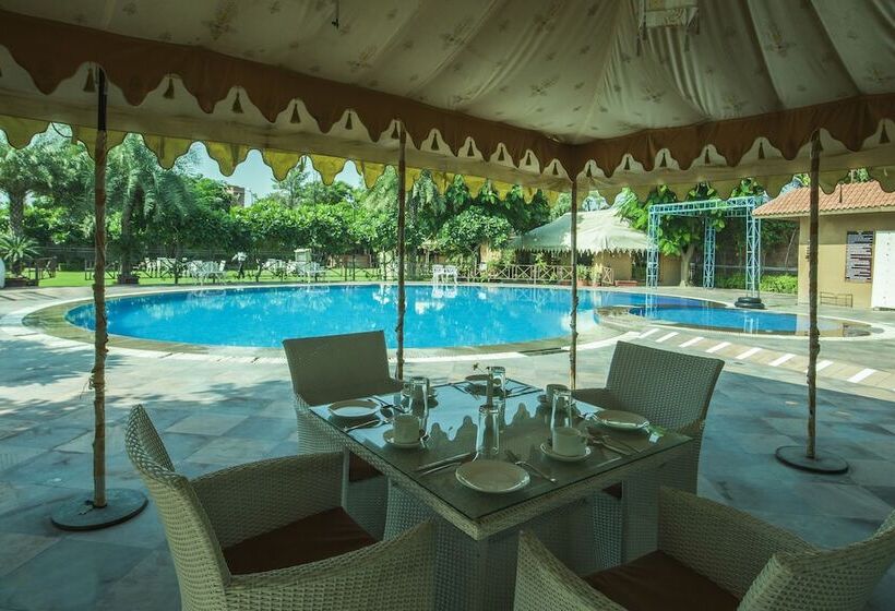 Garh Govind Hotel & Resort