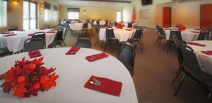 בית מלון כפרי Junction Inn Suites & Conference Center