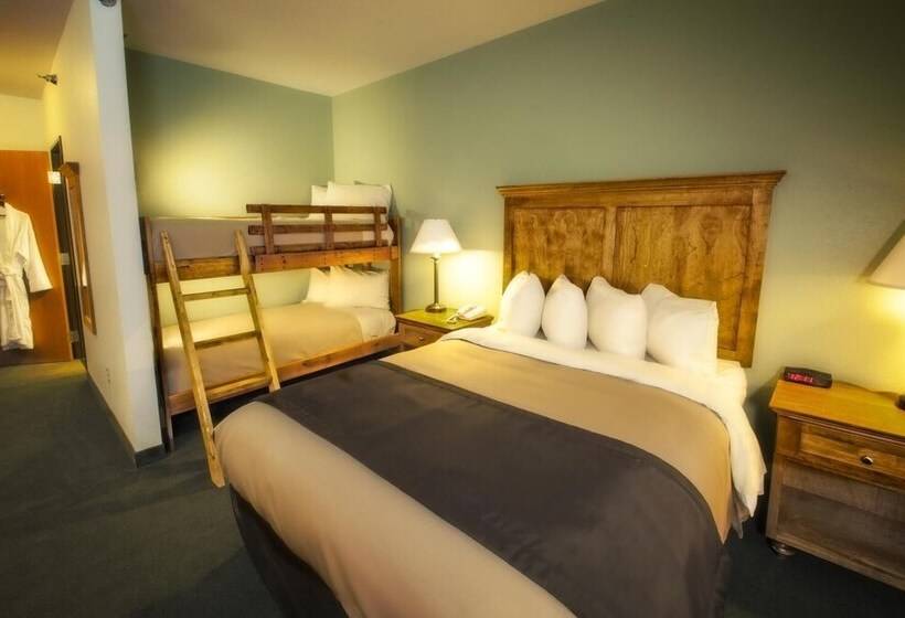 בית מלון כפרי Junction Inn Suites & Conference Center