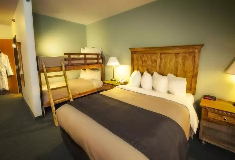 ホテル Junction Inn Suites & Conference Center