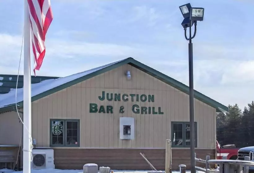 ホテル Junction Inn Suites & Conference Center