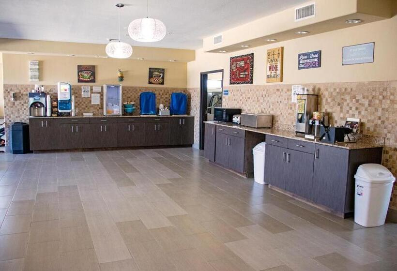 酒店 Karnes City Lodge By Oyo Hwy 181