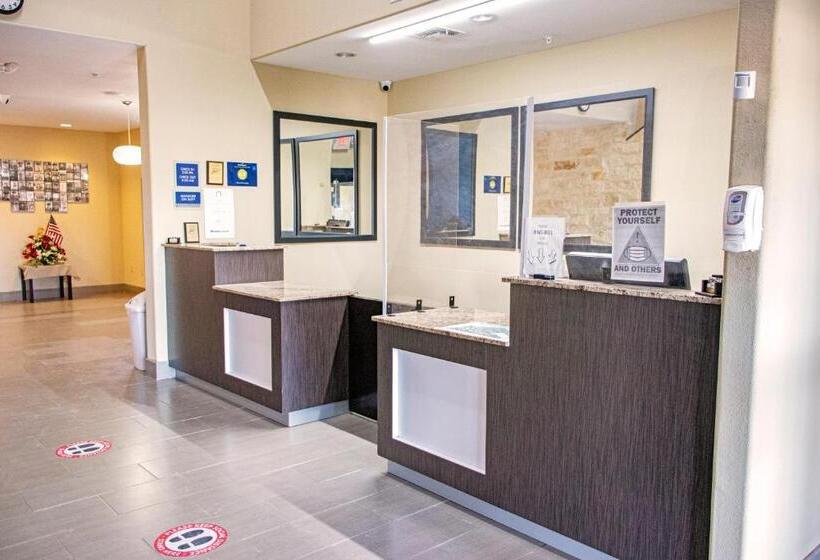 酒店 Karnes City Lodge By Oyo Hwy 181