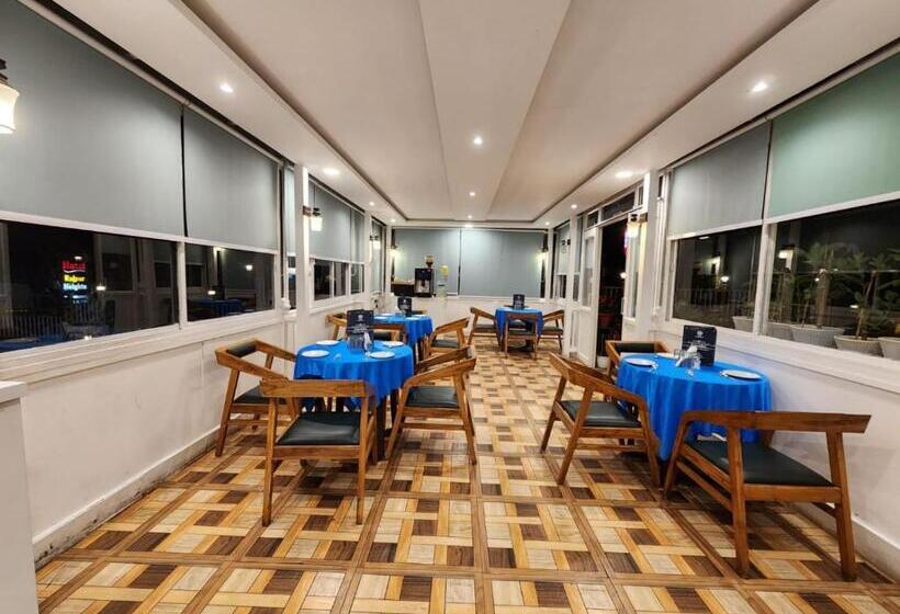 호텔 Rajpur Heights