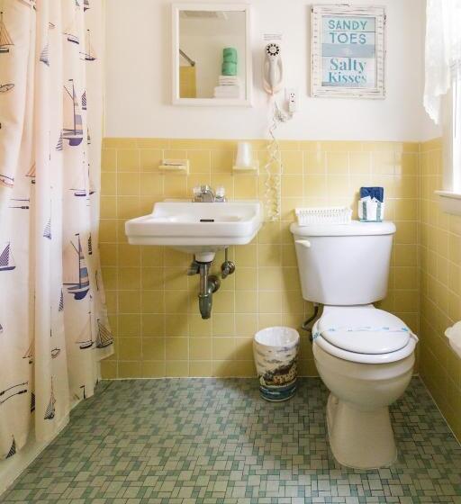 فندق على الطريق A Beach Breeze Inn