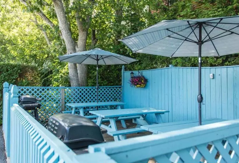 モーテル A Beach Breeze Inn