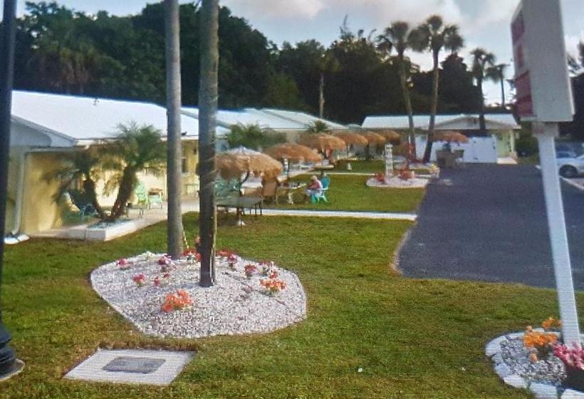 מוטל Tropical Bay Suites