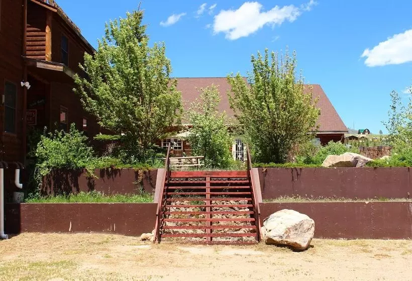Old Corral Hotel & Steakhouse