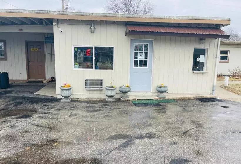 Woodridge Motel