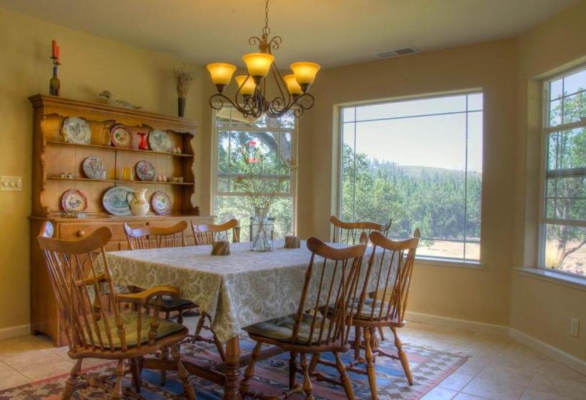 住宿加早餐 Red Tail Ranch