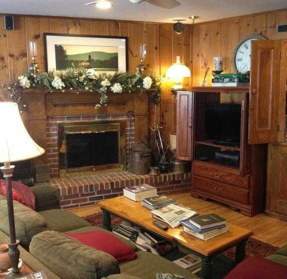 مبيت وإفطار The White House Inn