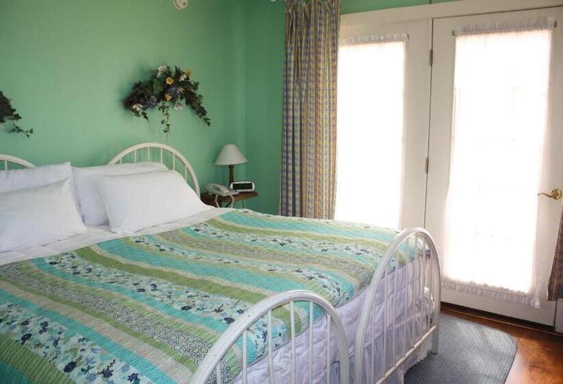 مبيت وإفطار The White House Inn