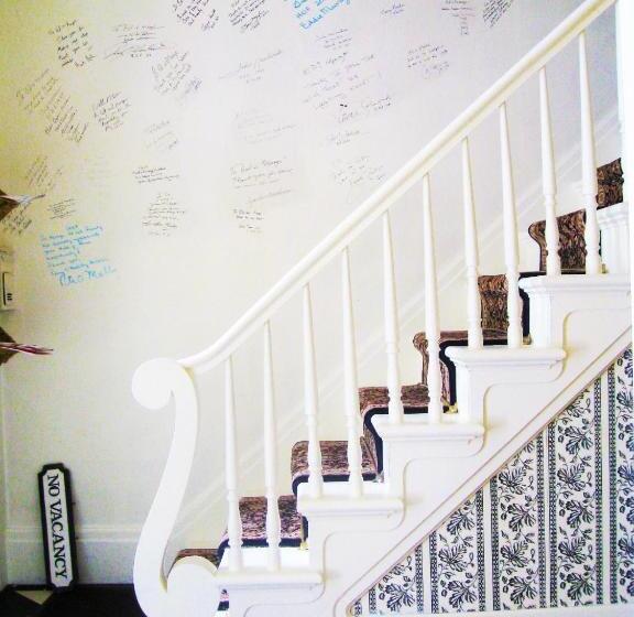 مبيت وإفطار The White House Inn