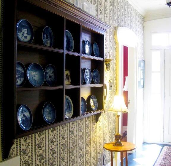 مبيت وإفطار The White House Inn