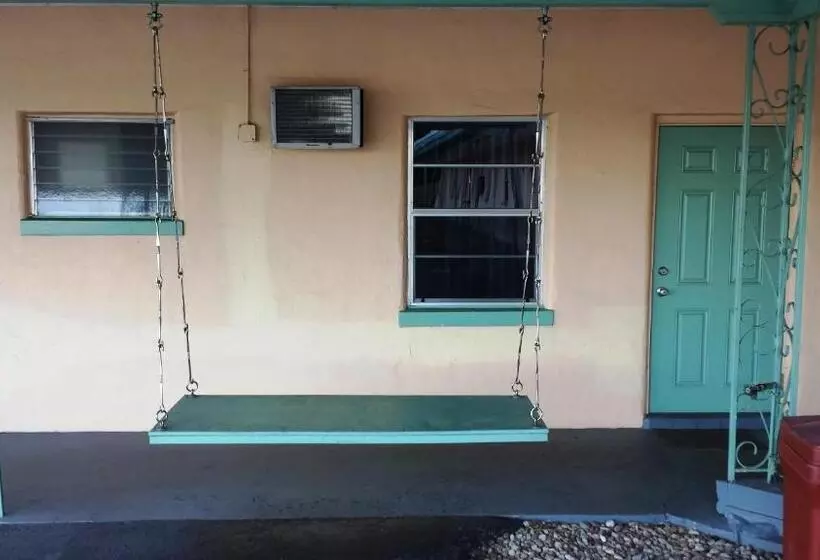 Campbell Motel