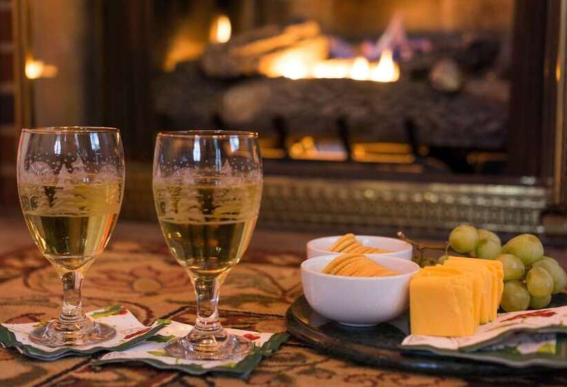 Center Harbor Sutton House B & B