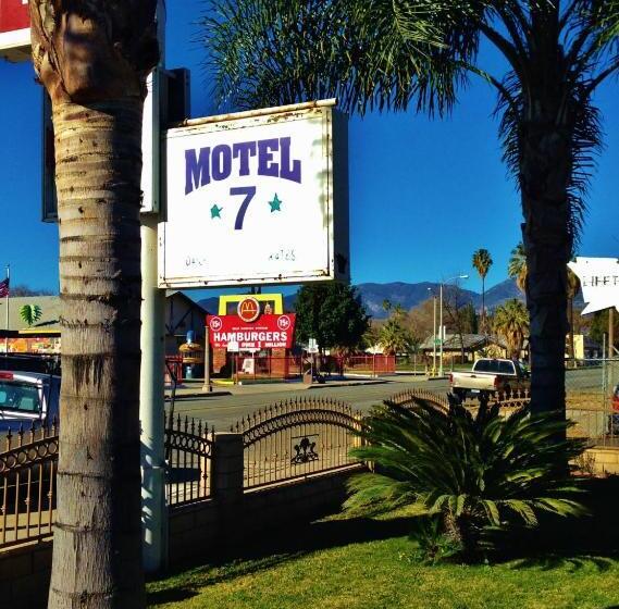 Downtown Motel 7