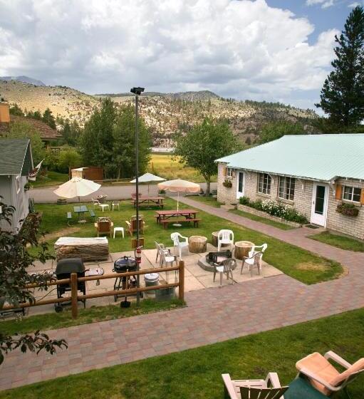 هتل Lake Front Cabins