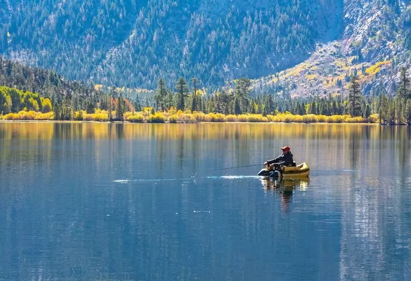 Hotelli Lake Front Cabins