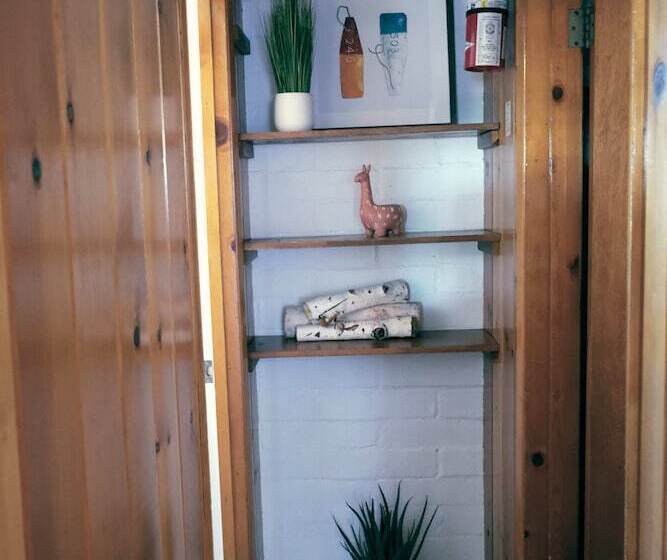 هتل Lake Front Cabins