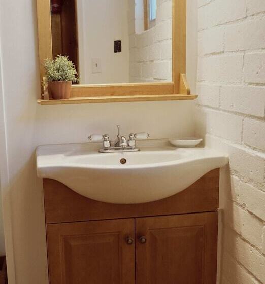 هتل Lake Front Cabins